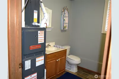 8611 Vistarama Avenue, Everett, WA 98208 - Photo 25