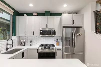 8015 Mary Avenue NW #D, Seattle, WA 98117 - Photo 17
