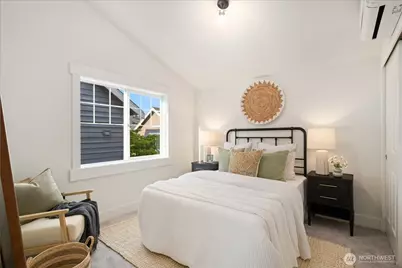 908 NW 85th Street, Seattle, WA 98117 - Photo 17