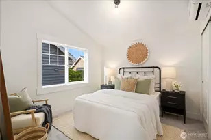 908 NW 85th St, Seattle, WA 98117 - Photo 17