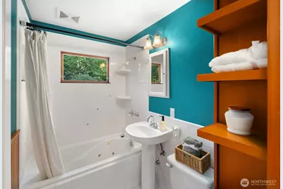 12746 10th Avenue NE, Seattle, WA 98125 - Photo 17