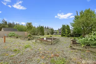937 Secord Ct, Camano Island, WA 98282 - Photo 31