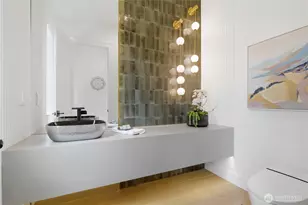 10411 NE 17th St, Bellevue, WA 98004 - Photo 15