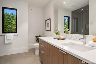 1032 89th Ave NE, Bellevue, WA 98004 - Photo 25