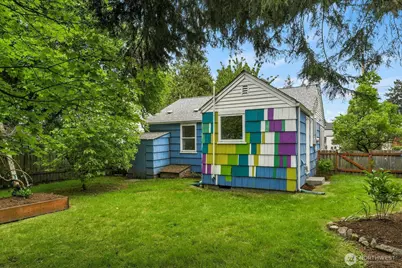 14339 Ashworth Avenue N, Seattle, WA 98133 - Photo 11