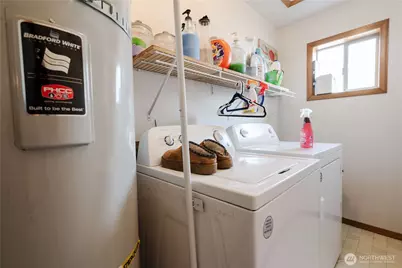 401 N 9th Street #A & B, Lynden, WA 98264 - Photo 17