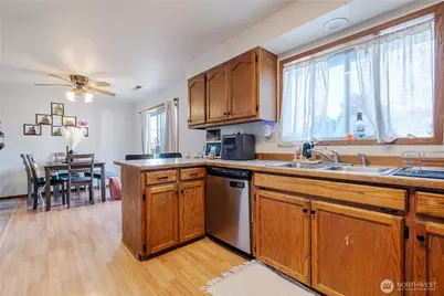 401 N 9th Street #A & B, Lynden, WA 98264 - Photo 9