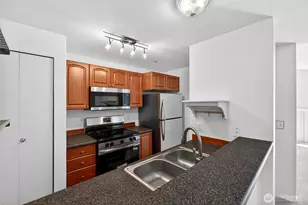 19230 Forest Park Dr NE, Lake Forest Park, WA 98155 - Photo 3