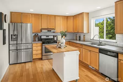 4801 25th Avenue SW, Seattle, WA 98106 - Photo 9