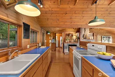 2726 Sea Garden Lane, Camano Island, WA 98282 - Photo 7