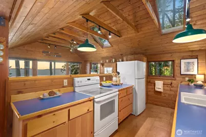 2726 Sea Garden Lane, Camano Island, WA 98282 - Photo 5