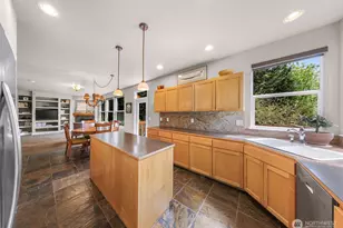 810 S Hills Dr, Bellingham, WA 98229 - Photo 11