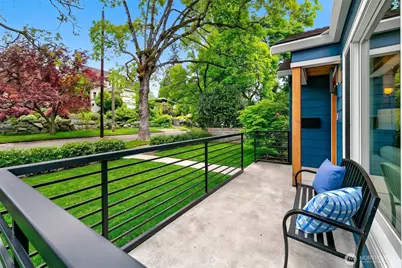5232 38th Avenue NE, Seattle, WA 98105 - Photo 3