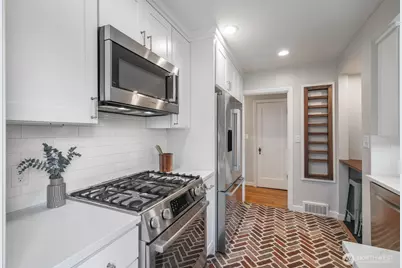 5232 38th Avenue NE, Seattle, WA 98105 - Photo 17
