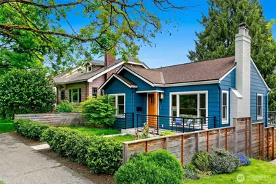 5232 38th Avenue NE, Seattle, WA 98105 - Photo 1