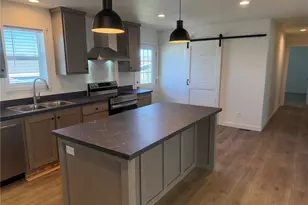 402 Maple Ave, Sunnyside, WA 98944 - Photo 3