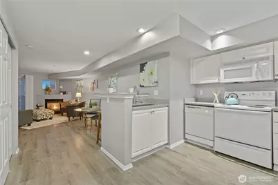 3318 30th Avenue SW #B409, Seattle, WA 98126 - Photo 5
