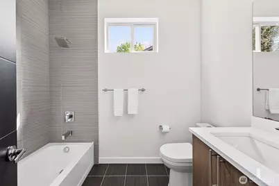 6320 36th Avenue SW, Seattle, WA 98126 - Photo 25