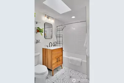 17542 10th Avenue NE, Shoreline, WA 98155 - Photo 9