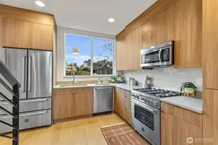908 N 46th St, Seattle, WA 98103 - Photo 7