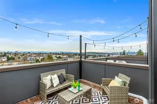 908 N 46th St, Seattle, WA 98103 - Photo 3