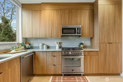 908 N 46th Street #F, Seattle, WA 98103 - Photo 7