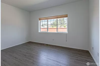 14429 Riverwalk Drive E, Sumner, WA 98390 - Photo 17