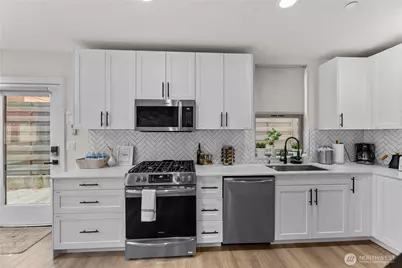 1118 16th Avenue #A, Seattle, WA 98122 - Photo 9
