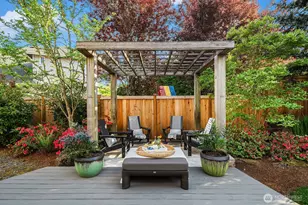 27212 SE 12th Pl, Sammamish, WA 98075 - Photo 33