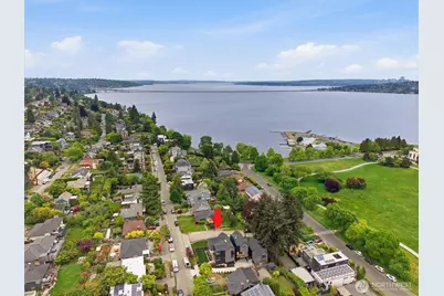 4233 S Bradford Street, Seattle, WA 98118 - Photo 37