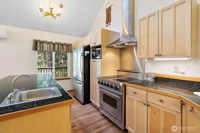 7036 Rainier Way, Glacier, WA 98244 - Photo 11