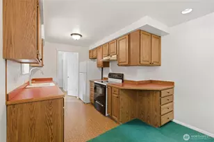 1013 NE 126th St, Seattle, WA 98125 - Photo 23