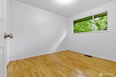 1013 NE 126th Street, Seattle, WA 98125 - Photo 13