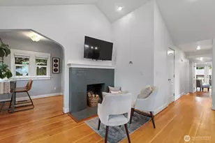 1516 NE 96th St, Seattle, WA 98115 - Photo 3