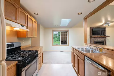 2301 30th Street, Anacortes, WA 98221 - Photo 7
