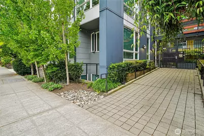121 12th Avenue E #406, Seattle, WA 98102 - Photo 3