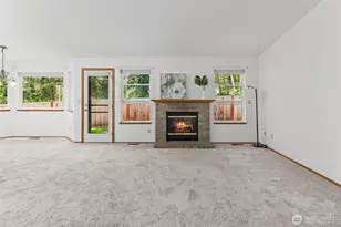 911 NW Leisure Ln, Bremerton, WA 98311 - Photo 5