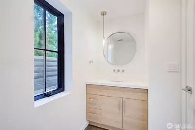 4608 NE 47th Street, Seattle, WA 98105 - Photo 9