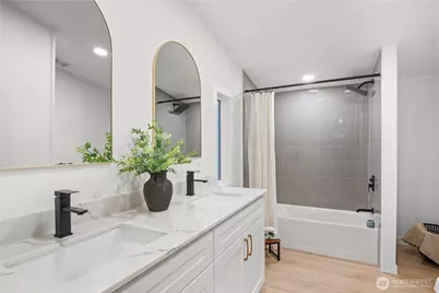 14306 Greenbelt Drive E, Bonney Lake, WA 98391 - Photo 13