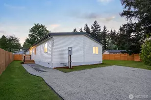 14306 Greenbelt Dr E, Bonney Lake, WA 98391 - Photo 29