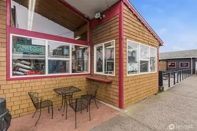 313 Pacific Avenue S, Long Beach, WA 98631 - Photo 3