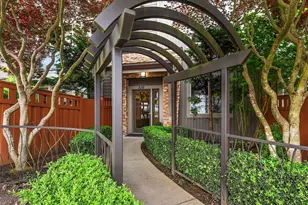 316 Walnut St, Edmonds, WA 98020 - Photo 1
