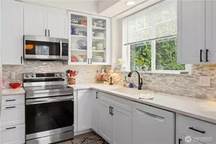 7009 196th St SW, Lynnwood, WA 98036 - Photo 5