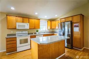 10001 Beth Ct SE, Yelm, WA 98597 - Photo 15
