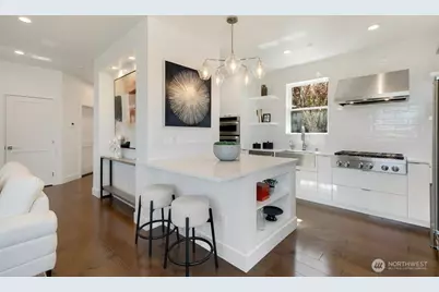 13643 SE 10th Street SE, Bellevue, WA 98005 - Photo 13