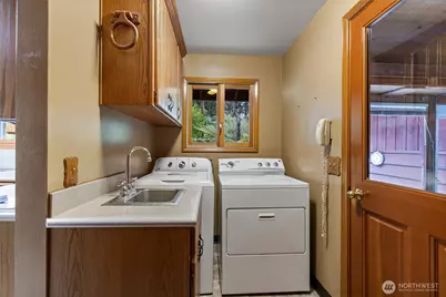 12915 412th St E, Eatonville, WA 98328 - Photo 21