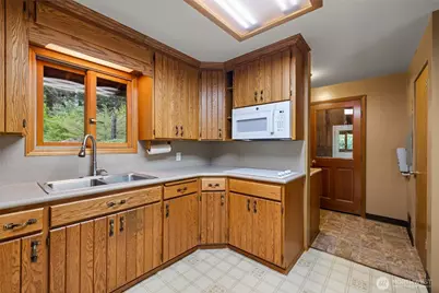 12915 412th St E, Eatonville, WA 98328 - Photo 5
