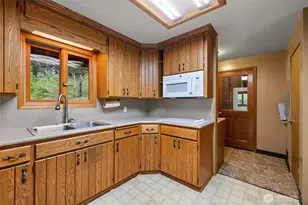 12915 412 St E, Eatonville, WA 98328 - Photo 5