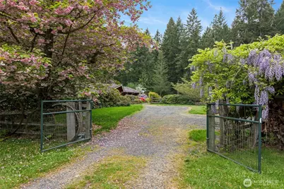 12915 412th St E, Eatonville, WA 98328 - Photo 3