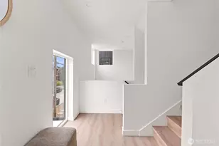8863 Midvale Ave N, Seattle, WA 98103 - Photo 15